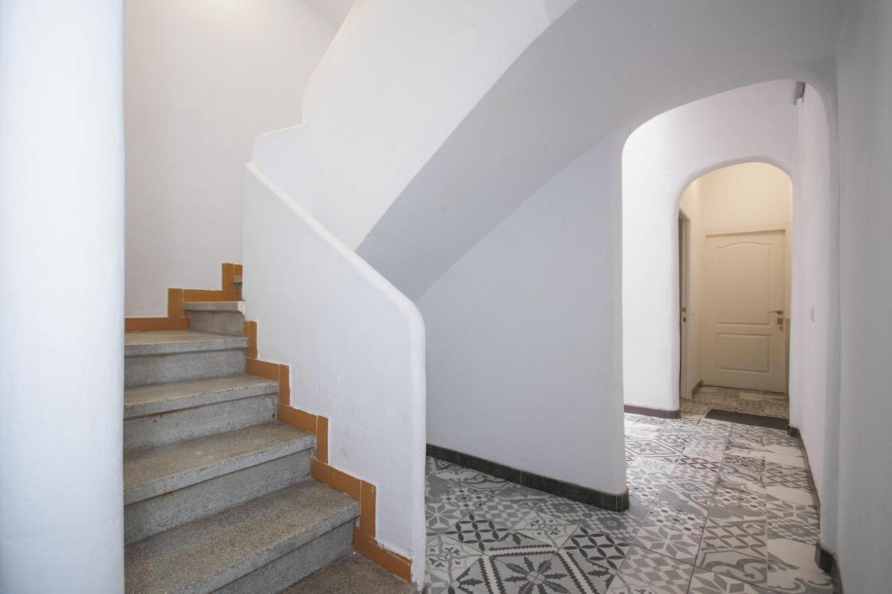 Apartahotel Casa Batito L'Hospitalet de Llobregat Esterno foto