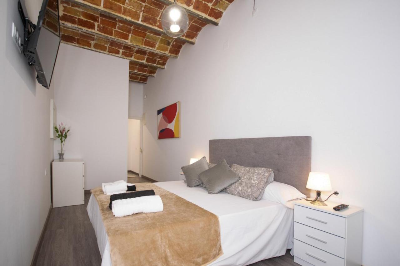 Apartahotel Casa Batito L'Hospitalet de Llobregat Esterno foto
