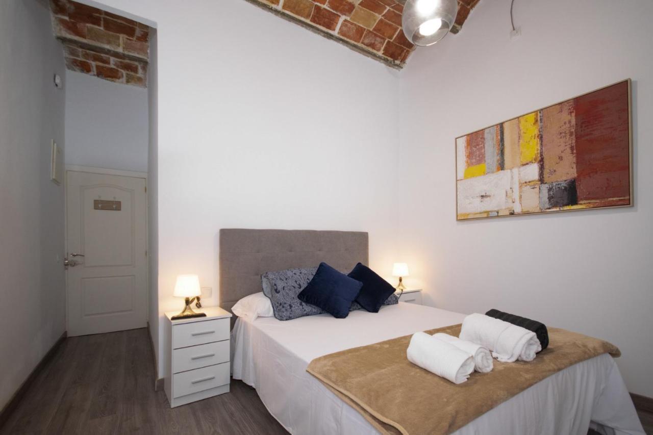 Apartahotel Casa Batito L'Hospitalet de Llobregat Esterno foto